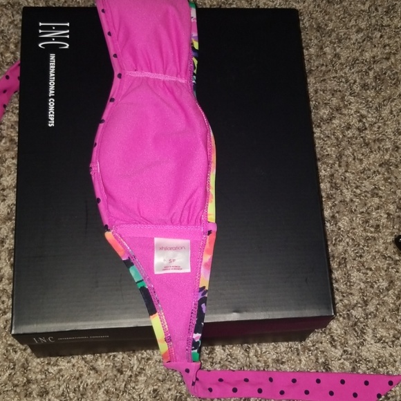 swimsuit - Picture 2 of 5